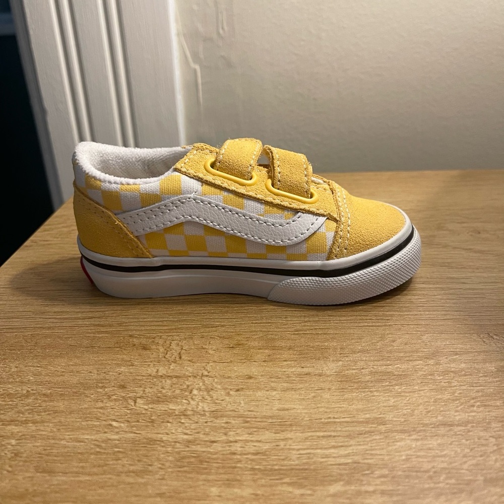 Vans Kids Yellow Old Skool V Velcro Sneakers - Picture 3 of 5